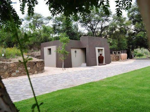 Hotel Sun Karros Daan Viljoen Windhoek Exterior foto
